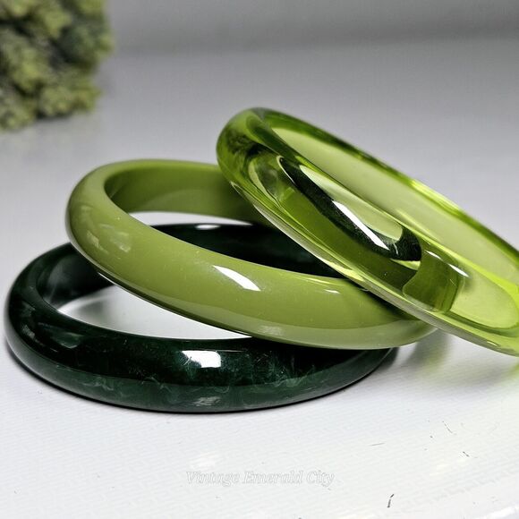 Emerald City Collection Bangles Set /3 Mixed Green Tones Bracelets Boho Acrylic - Picture 4 of 8